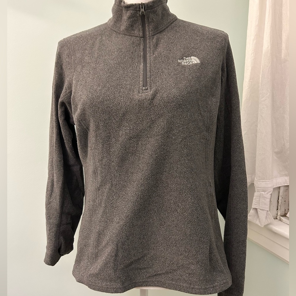 The North Face 1/4 Zip Long Sleeve Pullover